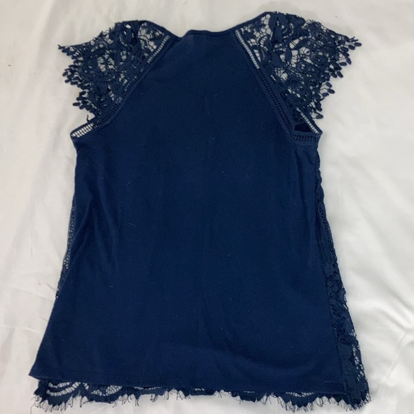 NO BOUNDARIES Navy Lace Front Jersey Top Fully Lined Short Sleeve - Picture 2 of 3